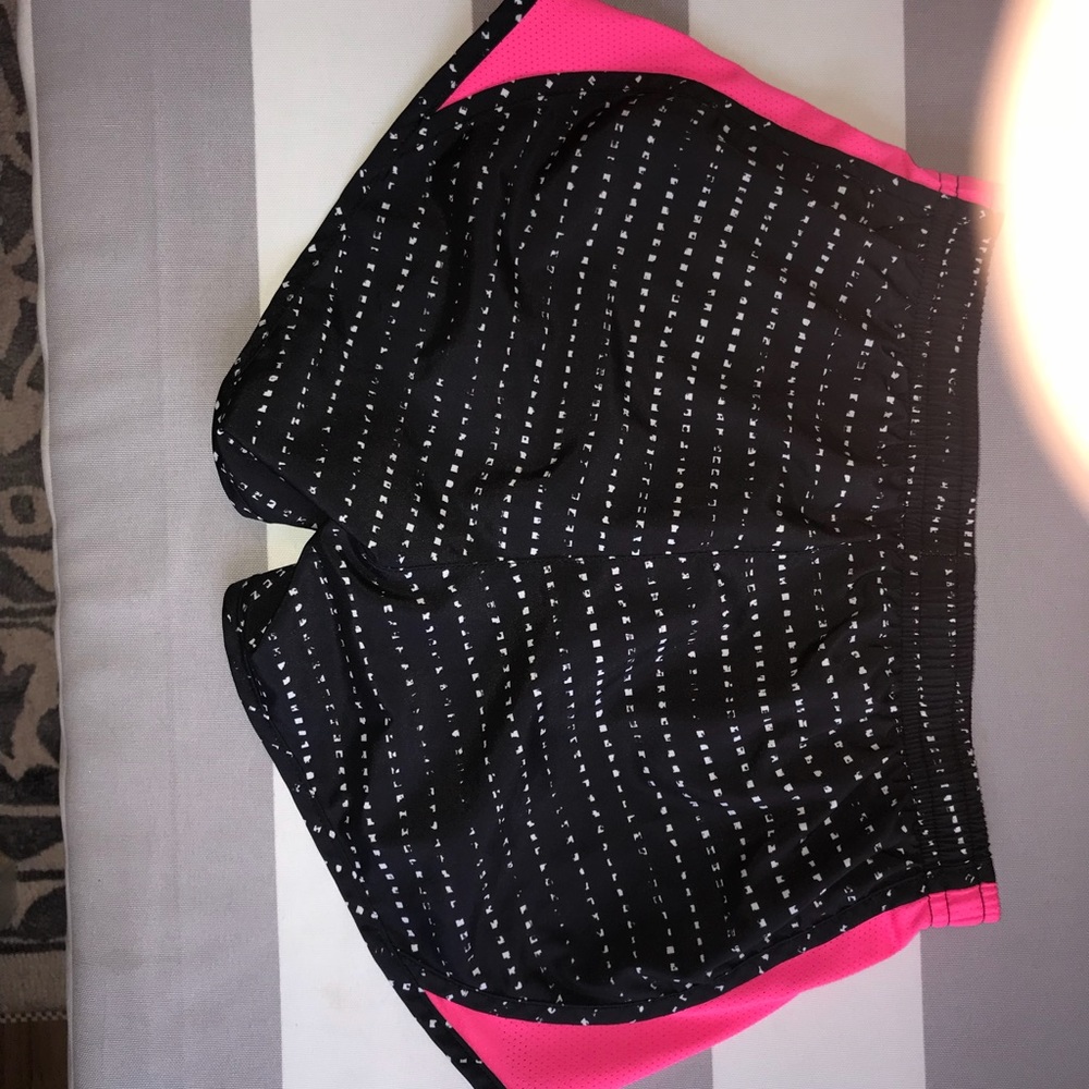 Nike shorts size:child’s small - Picture 3 of 5